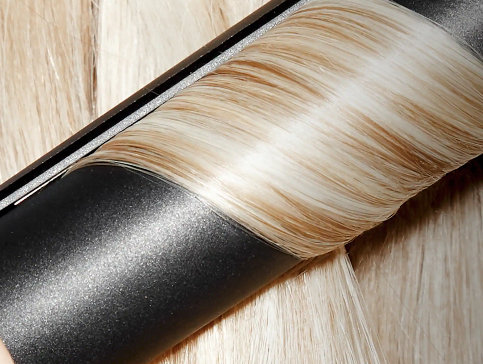 GHD UNPLUGGED CORDLESS HAIR STRAIGHTENER (BLACK)